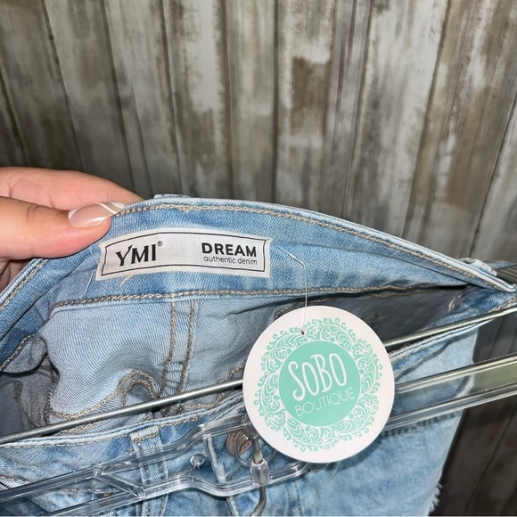 NWT YMI One Button High Rise Distressed Shorts - Picture 5 of 5